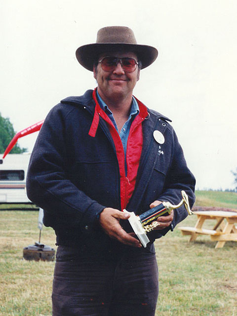 Dave Hopper with the Sportsman Class Trophy.
